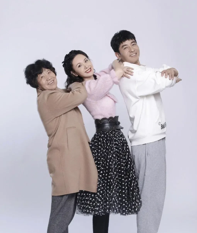 主持人问<em>程莉莎</em>:“你和婆婆平时吵架吗？<em>程莉莎</em>说:“我们从来不吵架！主持人好奇