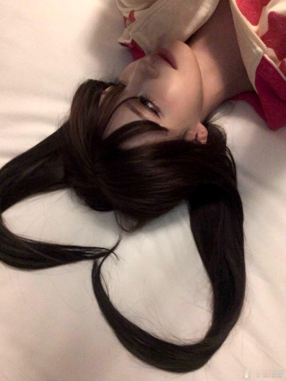连头发丝都是爱你的形状。。。