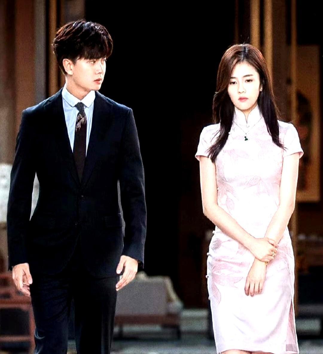 内娱顶配CP，前世竟是被活活剔骨的悲剧。你眼睁睁看着他，一身傲骨，被生生剔