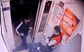 这一把推得太“解气”了！虽然理智告诉我动手不对，但那一刻，电梯里那个妹子绝对是替