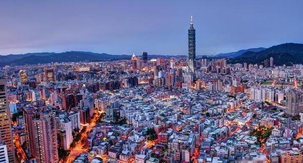 关键动向传来！9月12日，北京举行了一场座谈会，围绕“一国两制”港澳实践与“两制