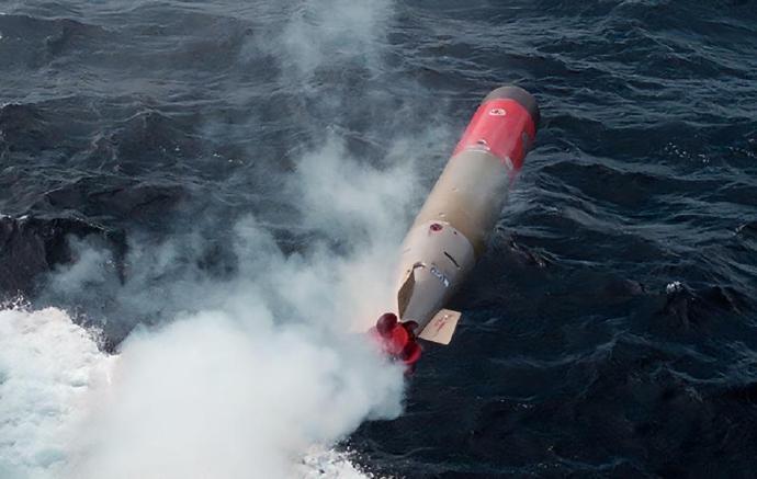 每天认识一件兵器美国MK48型重型鱼雷MK48型鱼雷是美国海军潜艇的主力重