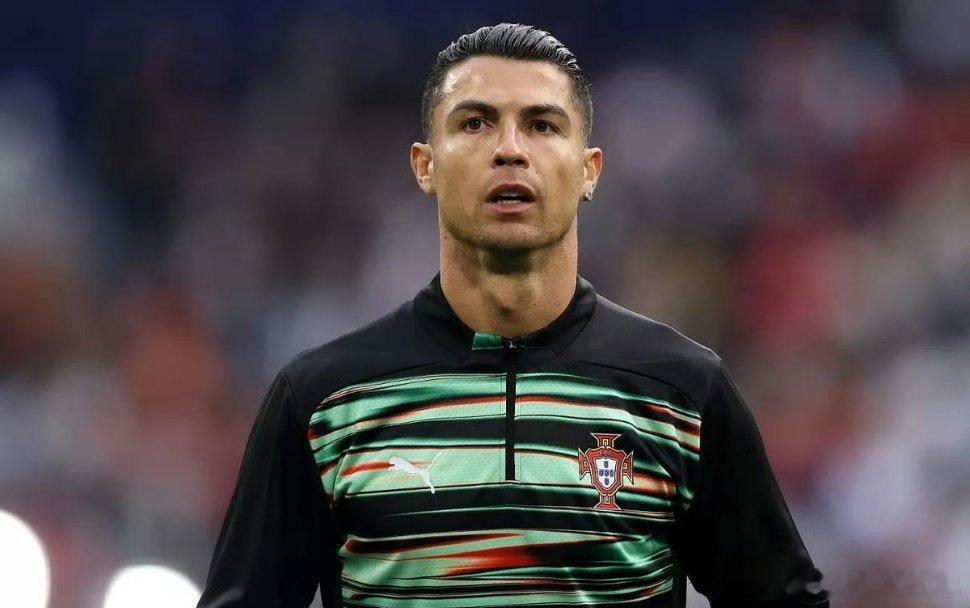 镜报：国际足联在暂停C罗的禁赛，让他出战葡萄牙世界杯前两场比赛后，可能面临法律诉