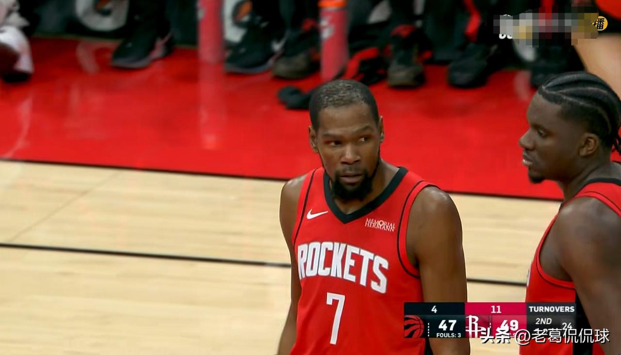 火箭巨星杜兰特的进攻效率真是吓死人了！在今天火箭主场迎战猛龙的比赛中，目前双方半