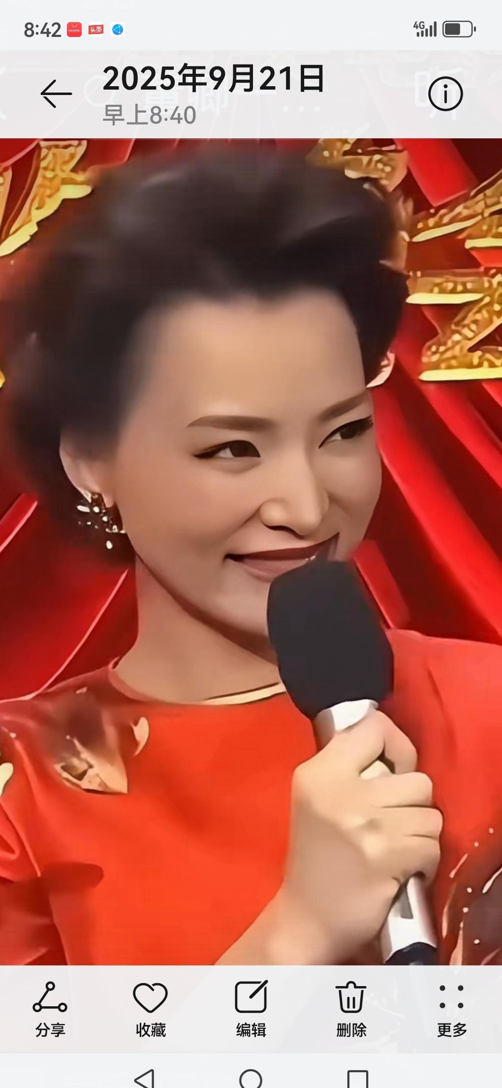 董卿回来了。不是那种回来打个照面，是带着书、带着孩子、带着一整个春天回来的。