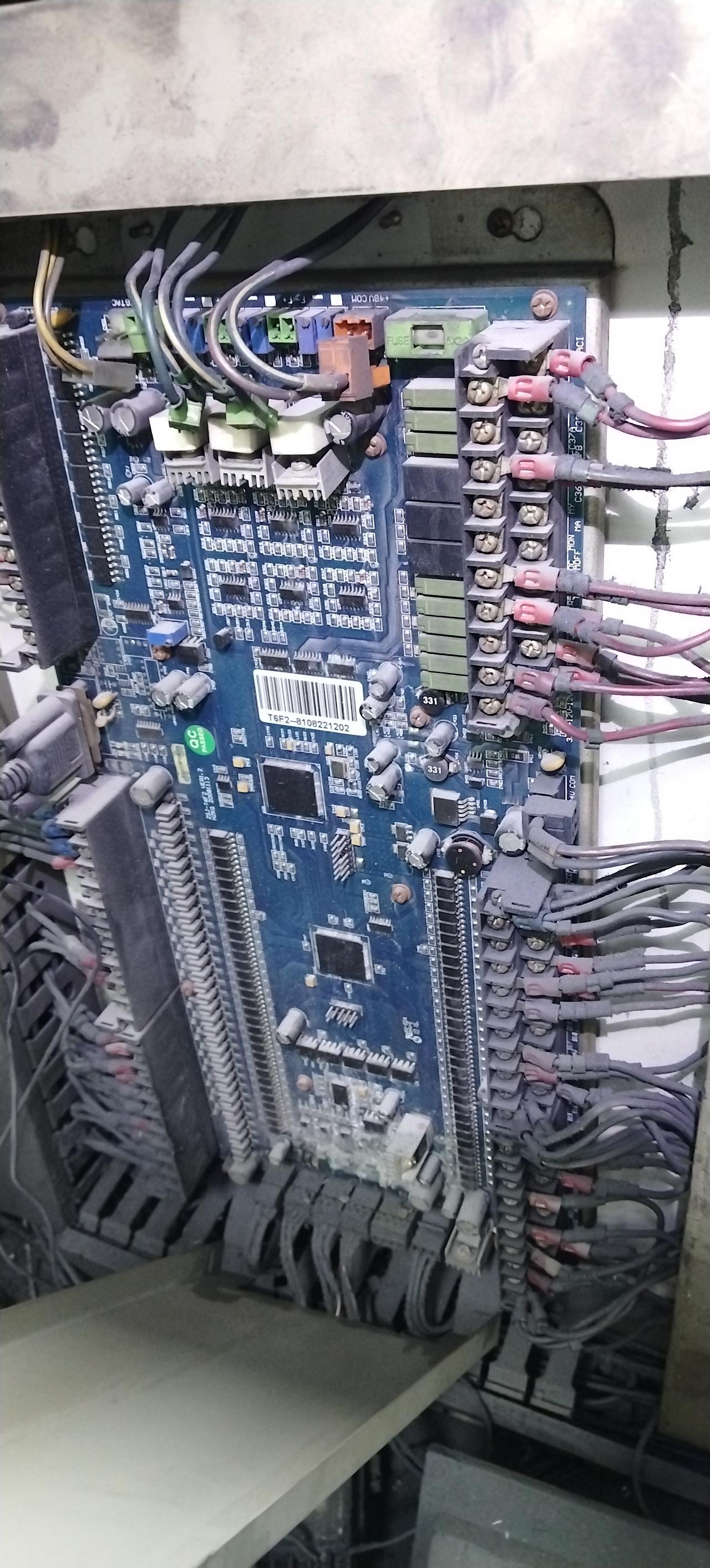 这台注塑机坏了找外面人修，外面修机大佬开口要4000元维修费，维修内容就是这块板