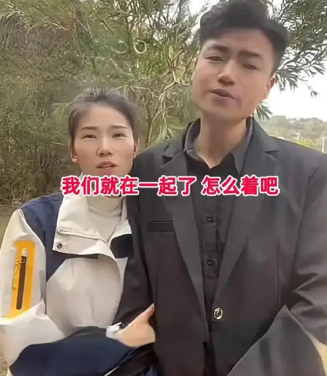 泉州幼师黄莉3月31日悄悄领证，对象是姐姐的前夫。俩人把红本本晒到朋友圈，配文