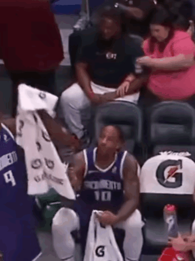 德罗赞输急眼了，直接摔杯了。德罗赞可是好好先生，可见真是输麻了，也输急眼了，估