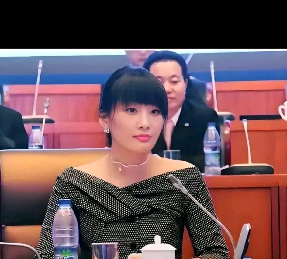 本以为四点之后能有消息传出。结果等到五点还没有动静。由于香港最高法院没有对公