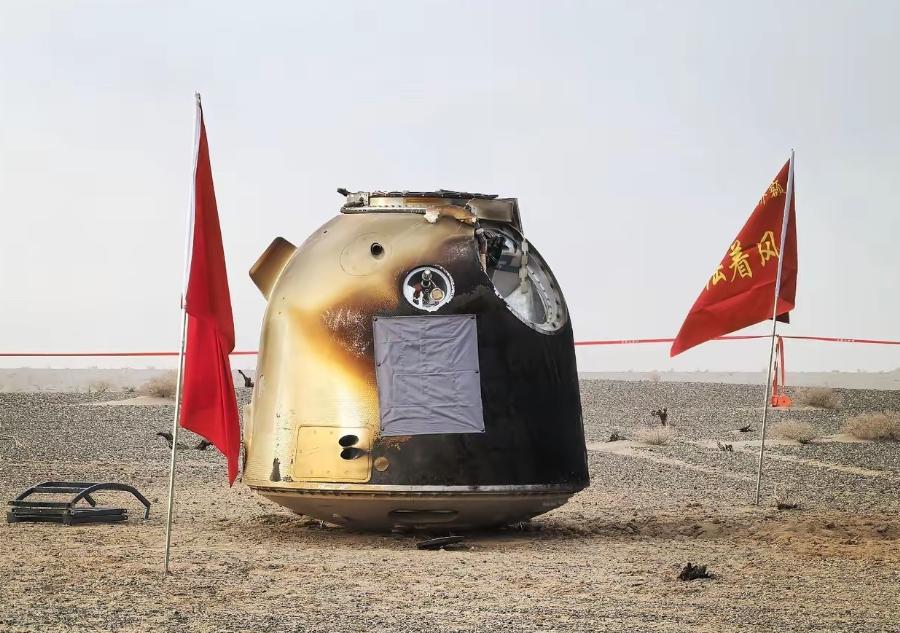 美国估计要急坏了。中国神舟20的着陆，舷窗上有裂痕，美国看不到一点细节！神舟20