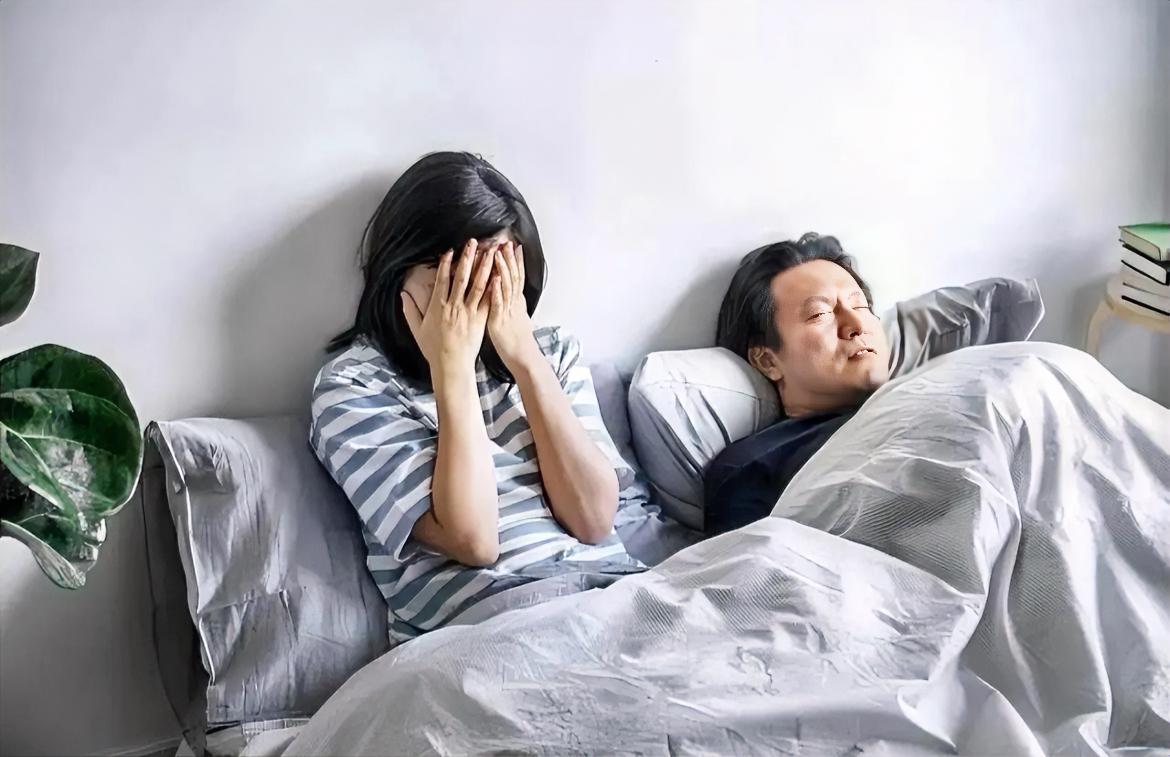 很多人的夫妻生活是怎么死的？都是被憋在肚子里烂在心里的怨恨一点点拖死的。我们