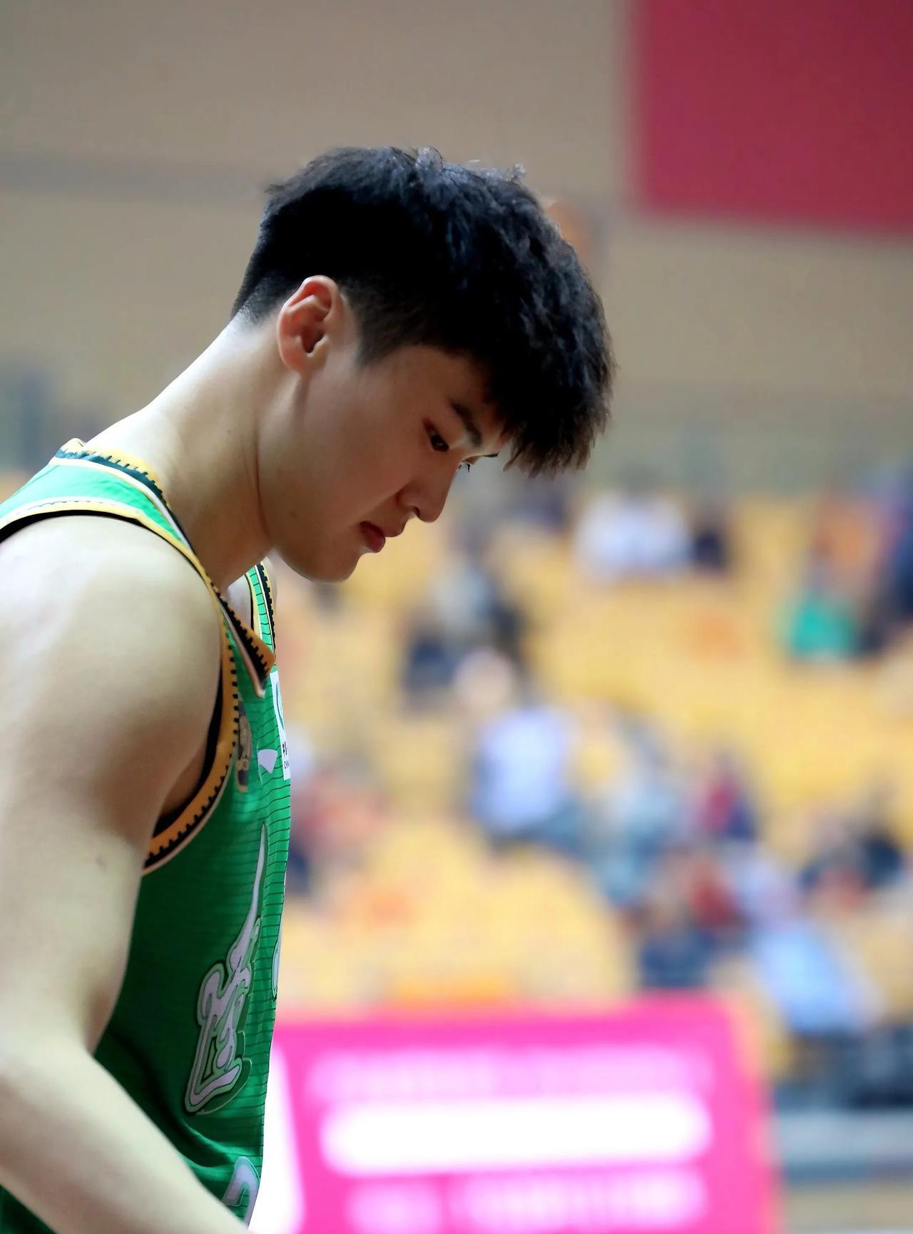 大胆建议！杨鸣下赛季重点锻练赵森吧，他是那块料，我一眼就能看出来，打出来是迟早的