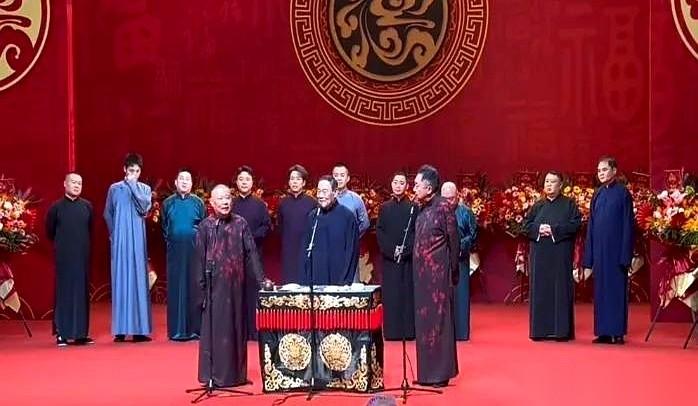 郭德纲说，杨少华老爷子走那天，天津之眼降半轮，只剩下一只眼。我一听，心里咯噔一