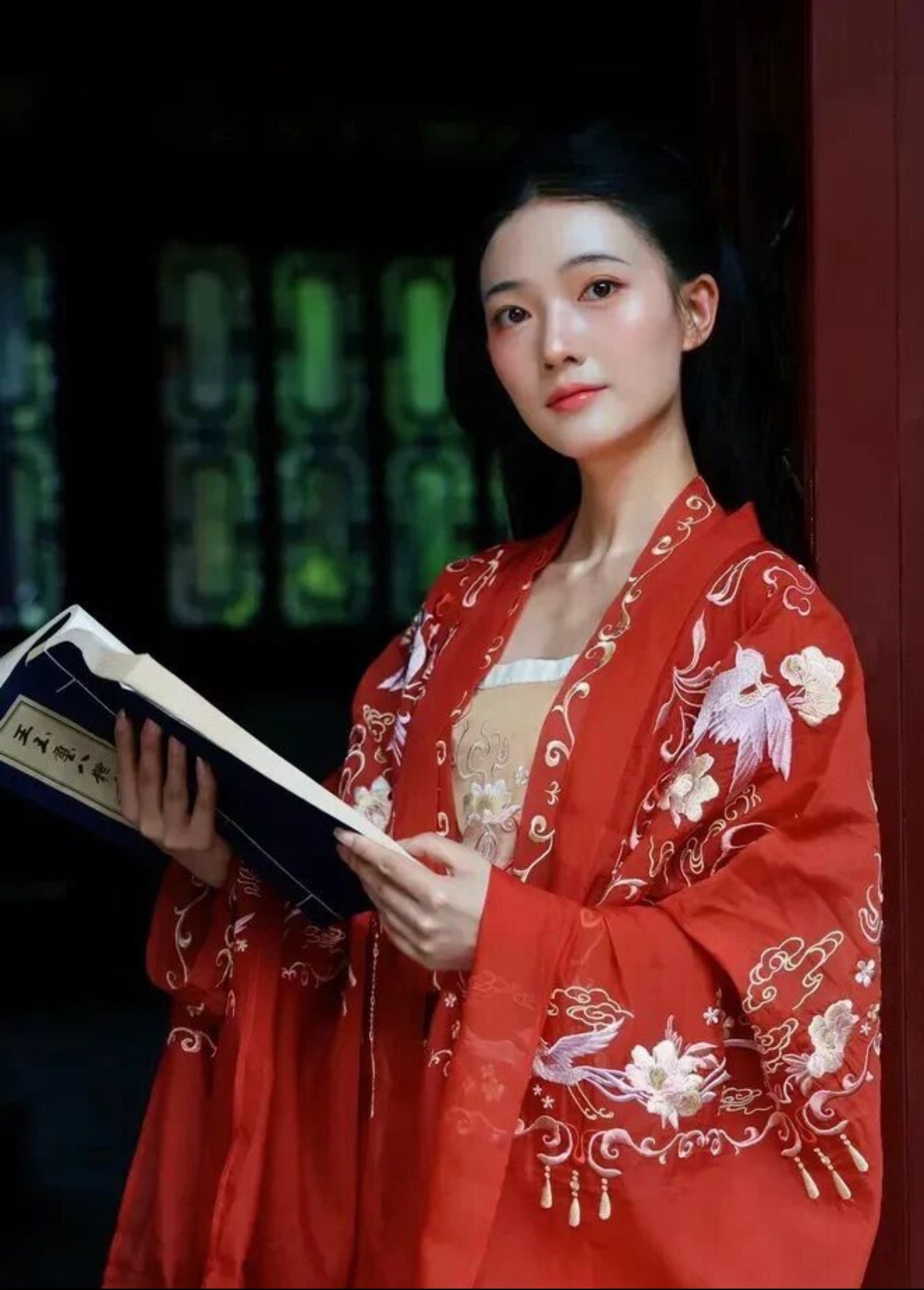 一定要敬畏的因果定律：1、最深的报应是——德不配财。2、最好的积德是——口下留