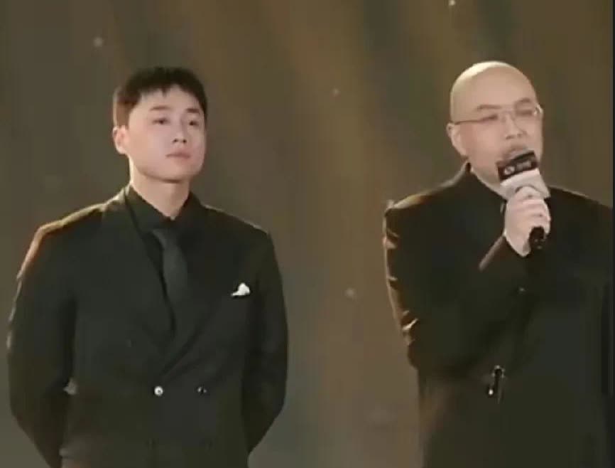 伽柏629十周年发言，称愿给刘二狗递梯子让其为王，其实我想真正能撑起这片天的，还