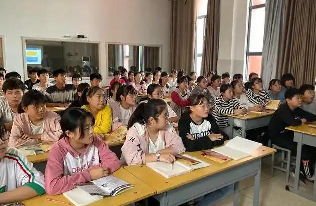 孩子是不是读书的料，看这几点就知道了！1、看数学好不好，小学数学低于90分，