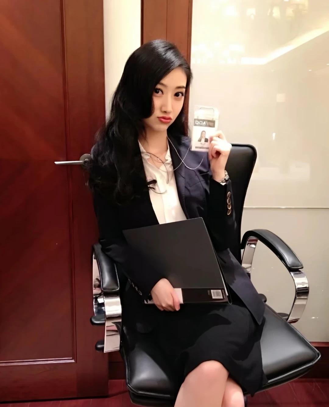 反而呢，又向我安利了一波景甜的美景甜古早白月光