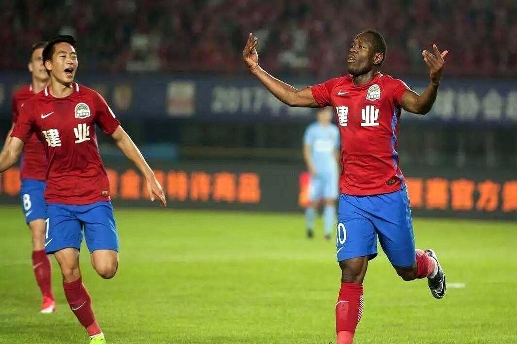 还记得曾经效力过河南队的外援巴索戈吗？他在沙特联赛的表现堪称灾难，9场比赛零