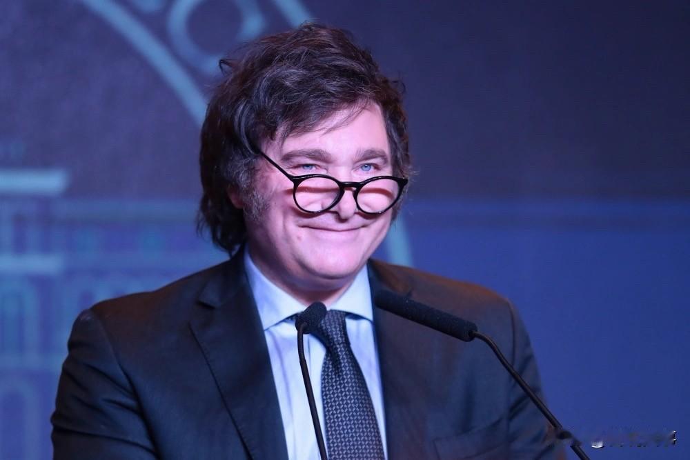 阿根廷国会通过米莱就职后首份国家预算案！来自路透社报道，阿根廷国会26日表决