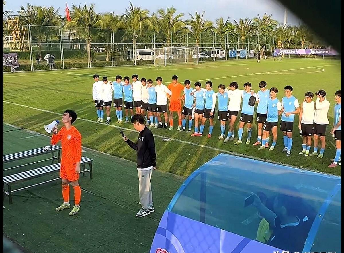 谁懂啊！大连U21夺冠这事儿，最炸的居然不是场上那俩进球！现在网上吵翻了，有