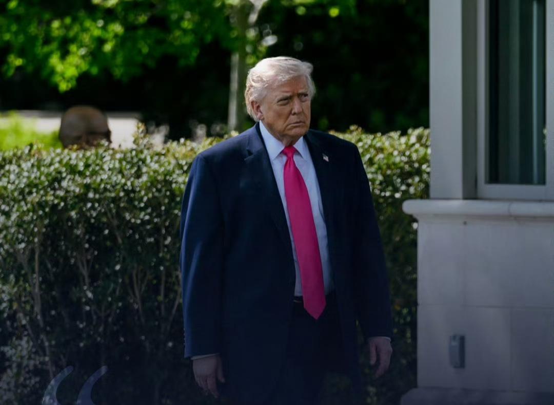 美伊最后结果可能是这样：大事缠身的特朗普虚晃一枪主动做出让步：先和伊朗达