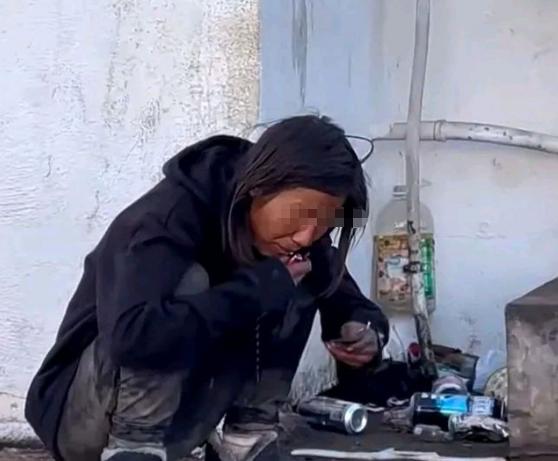 为什么在街上看到的流浪汉，几乎全是男的？难道就没有一个女性流浪汉吗？一位老警员说