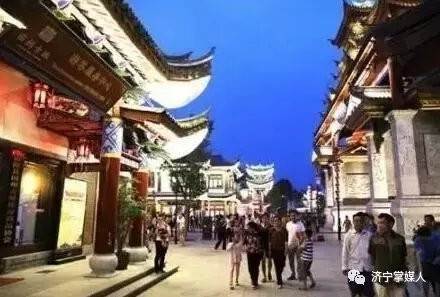 济州古城全貌航拍图: 济宁人家门口的古城
