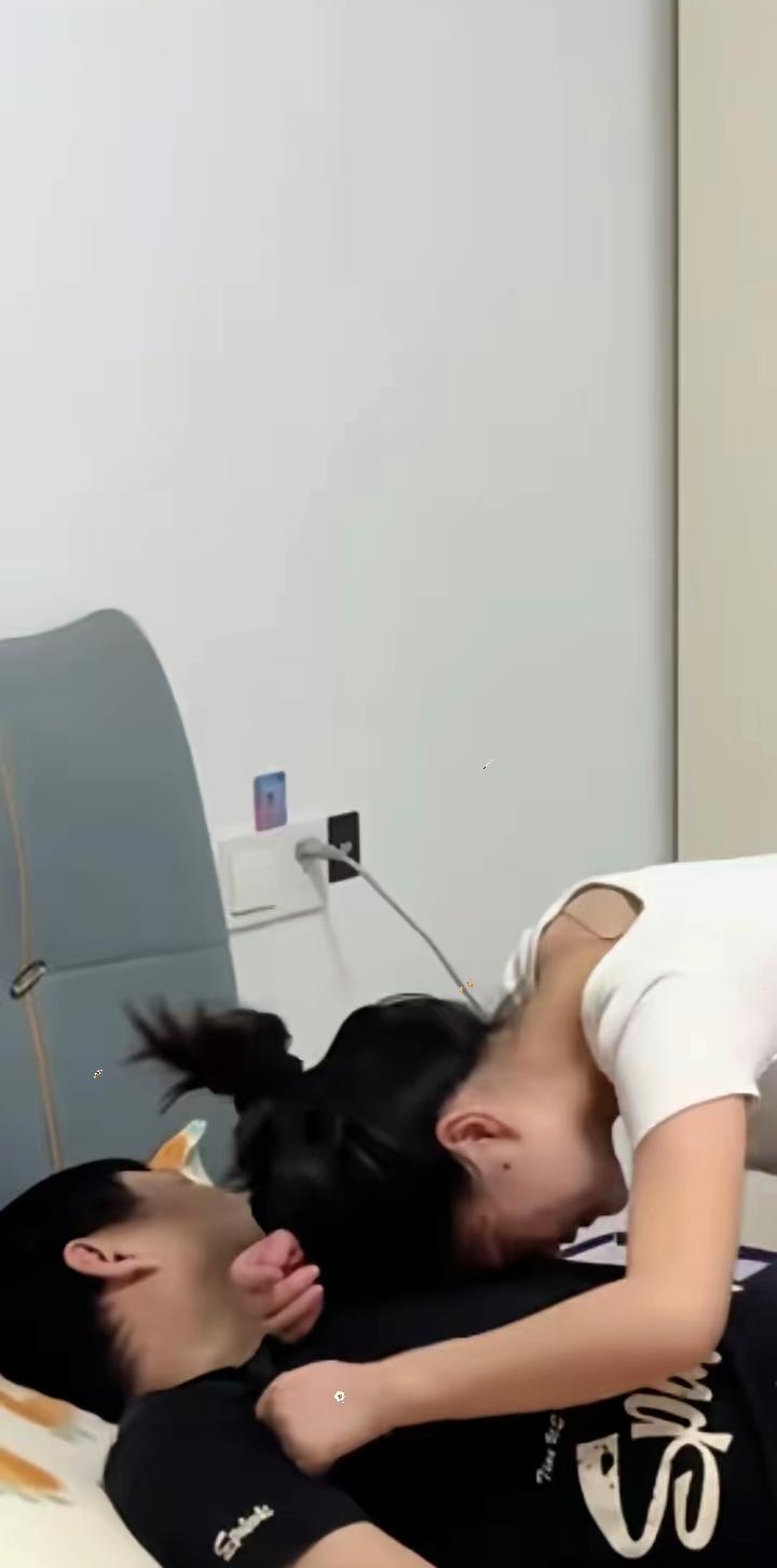 痛心！一别在无归期丈夫才吃完饭说又累又困想上床休息会，刚躺在床上不大会，妻