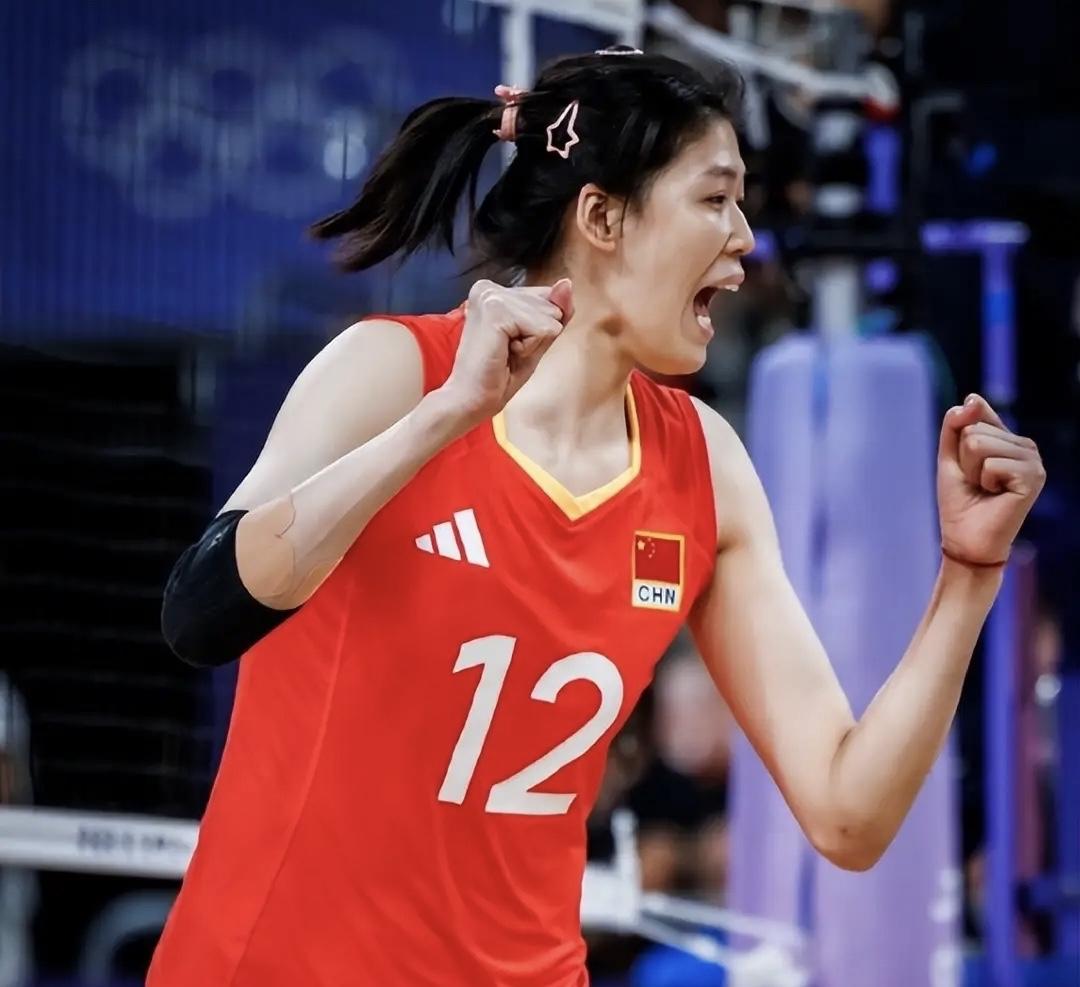 中国女排最终名单揭晓，收到两好两坏消息，嫡系弟子被淘汰惹争议本届女排亚锦赛大
