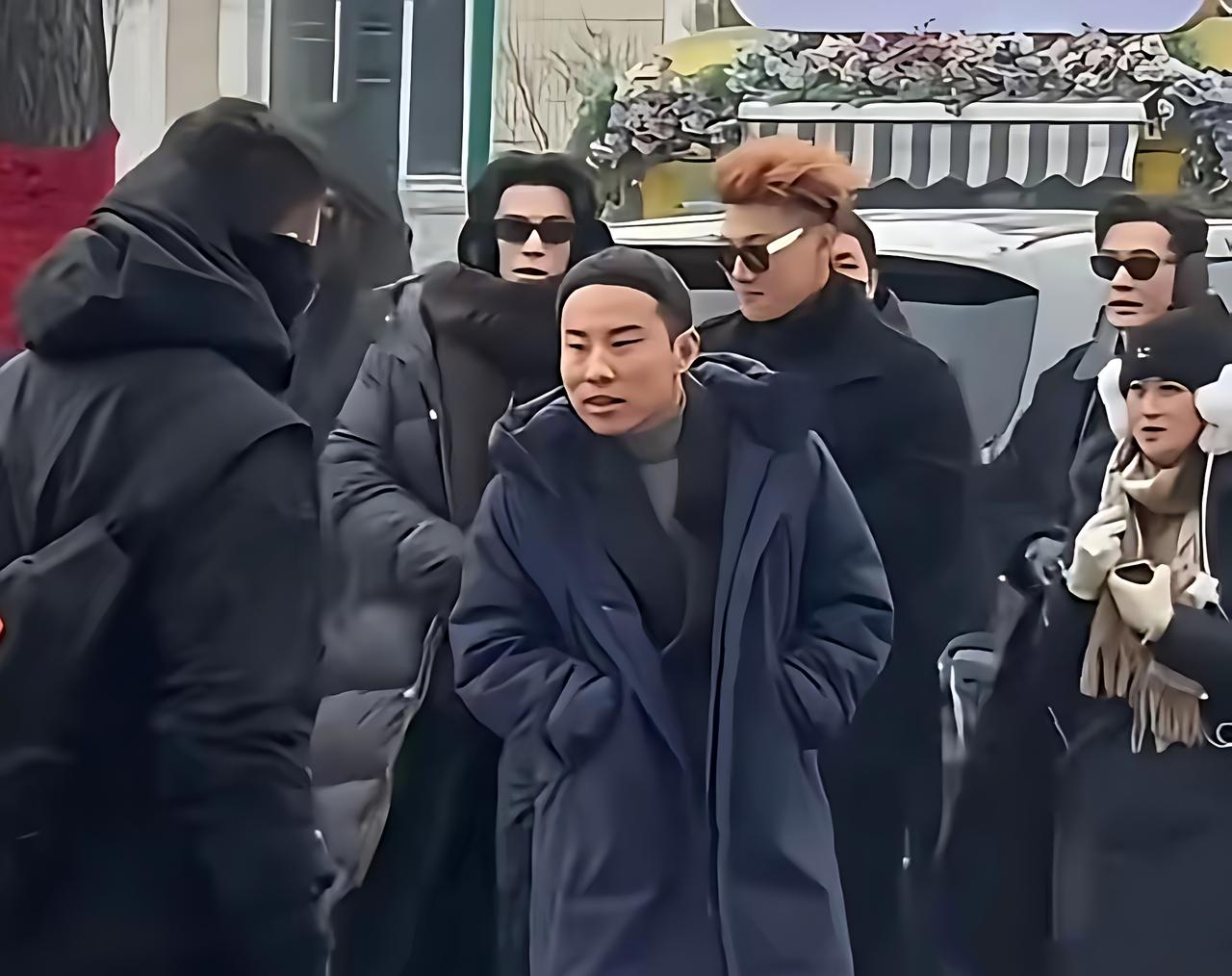 李诞早就有了地位，徐志胜还在努力往上爬，两人根本不在一个层级。李诞的思想深度和文