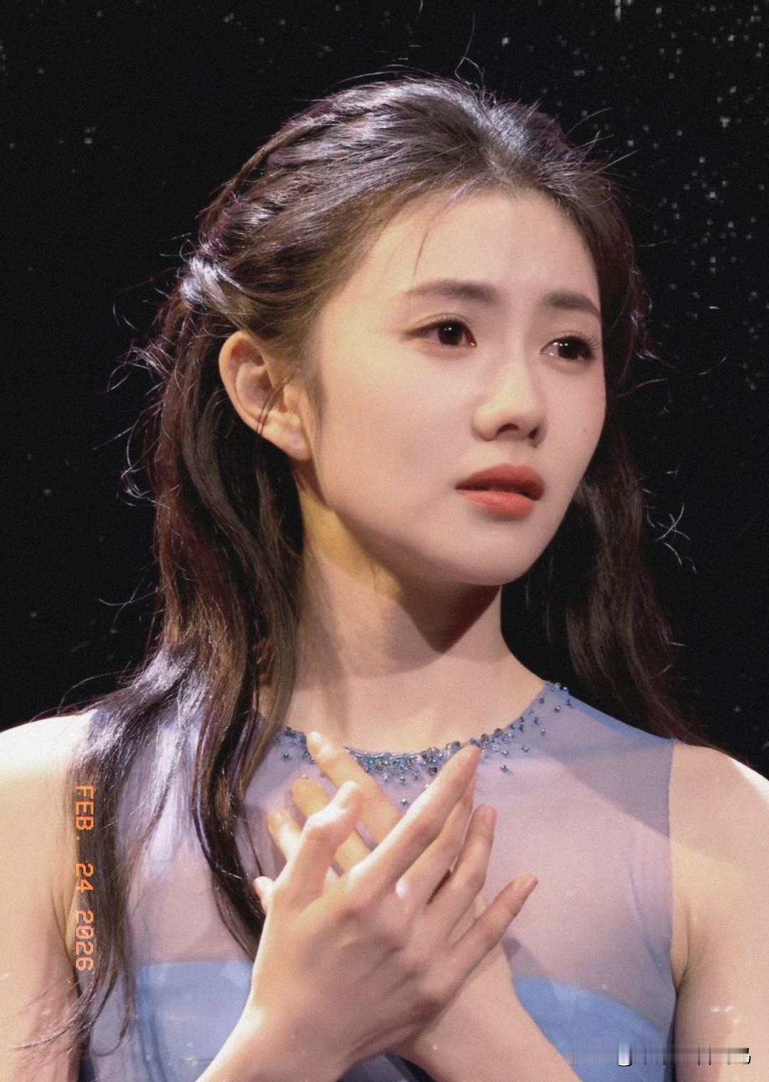 突然理解海来阿木了，虽然刘浩存唱功一般，但是我敢确定一件事，那就是她实在是太