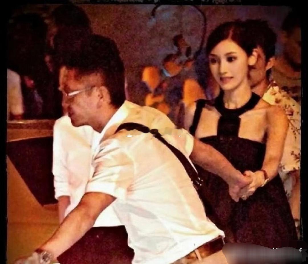 说get不到李嘉欣的建议都来看看这张冷知识这时候的李已经37岁了…