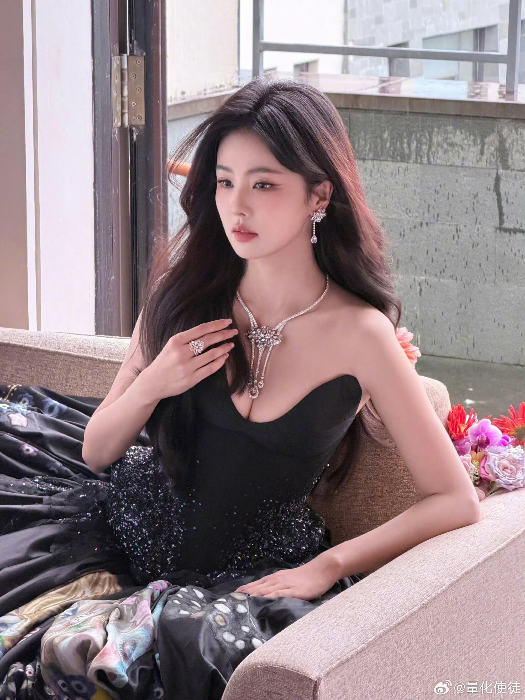 白鹿姐身材真的不要太好太好了