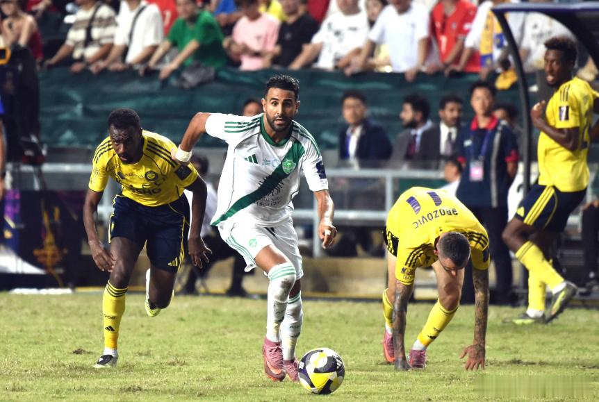 沙特联打头利雅新月vs吉达国民吉达国民客场能否全身而退？周一精选三场，兄弟们