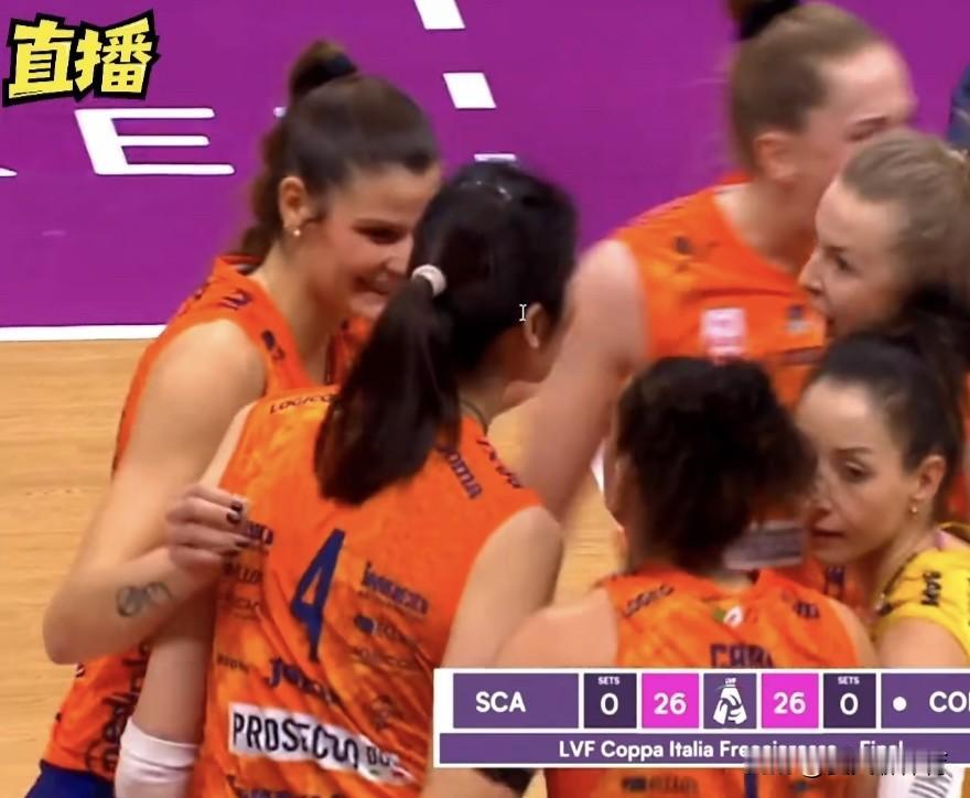 朱婷关键分女王毋庸置疑，第一局11扣5中1拦，单局6分，其中局末比分胶着时刻是朱