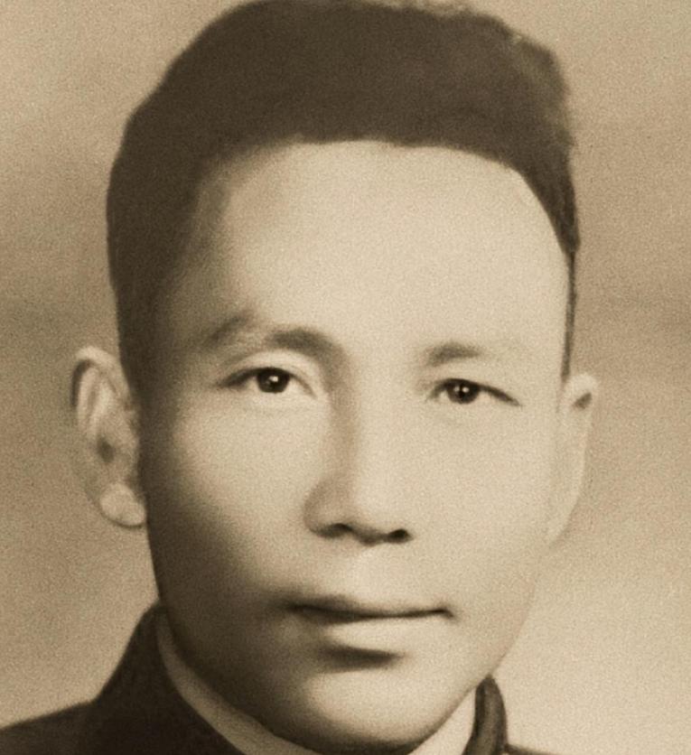 1937年马步芳下令全歼李先念余部，报务员却把电文放在桌子上就下班了，四天后马步