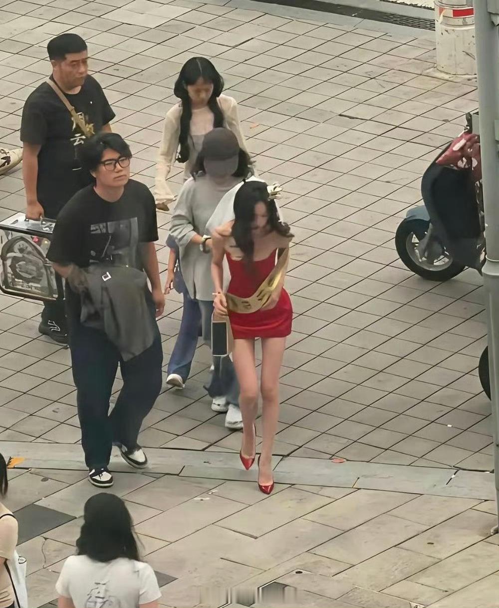 只有瘦到这种程度，上镜才刚刚好