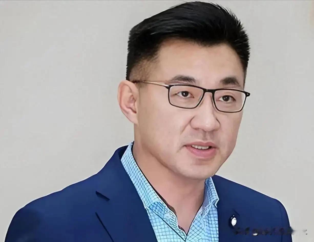 江启臣：给自己“挖坑”！昨天台湾地区立法院“副院长”江启臣在脸书上嚣张发文，