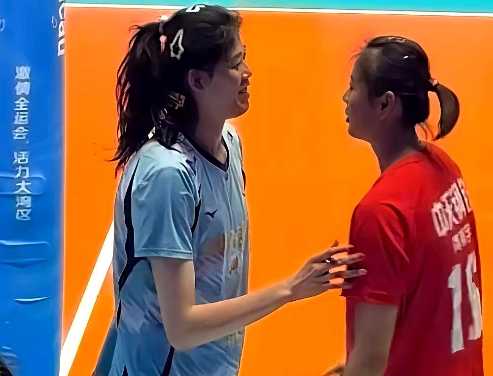 最近排球圈的重磅瓜——李盈莹加盟意大利米兰女排，终于要落地了！据意大利V