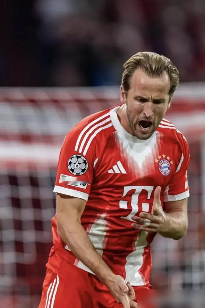 你以为凯恩走是因为钱？错了。热刺主席把40万周薪的合同摆出来，他看都没看。两