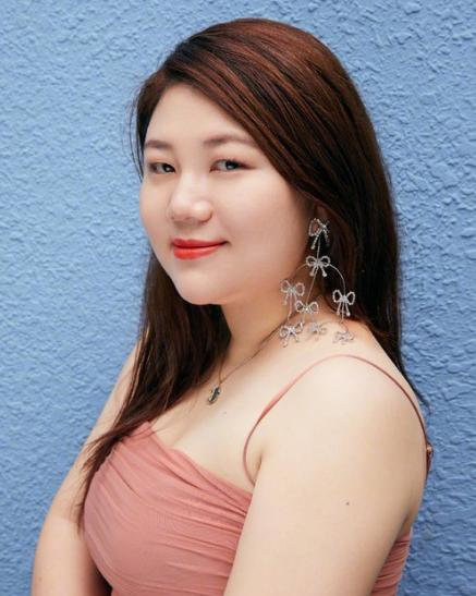 2004年，19岁的杨天真拿着父母给她留学的18万块钱，在北京买了一套房