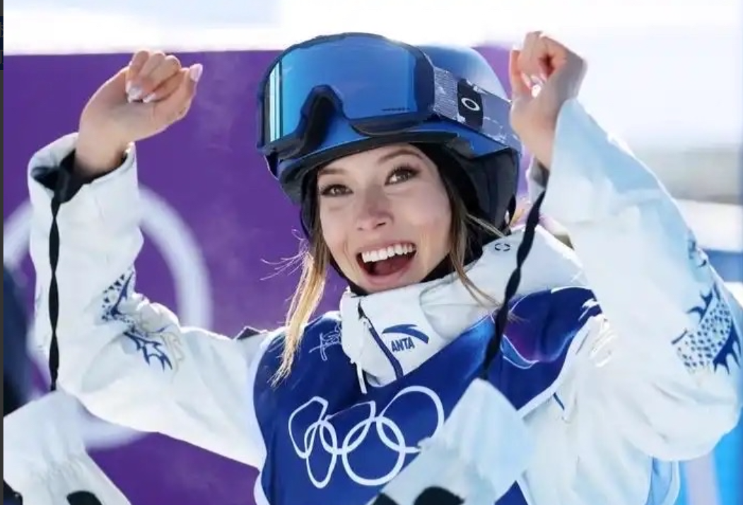 【为什么谷爱凌只拿到银牌？】先一句话说清：她0.38分惜败瑞士名将格雷莫德，