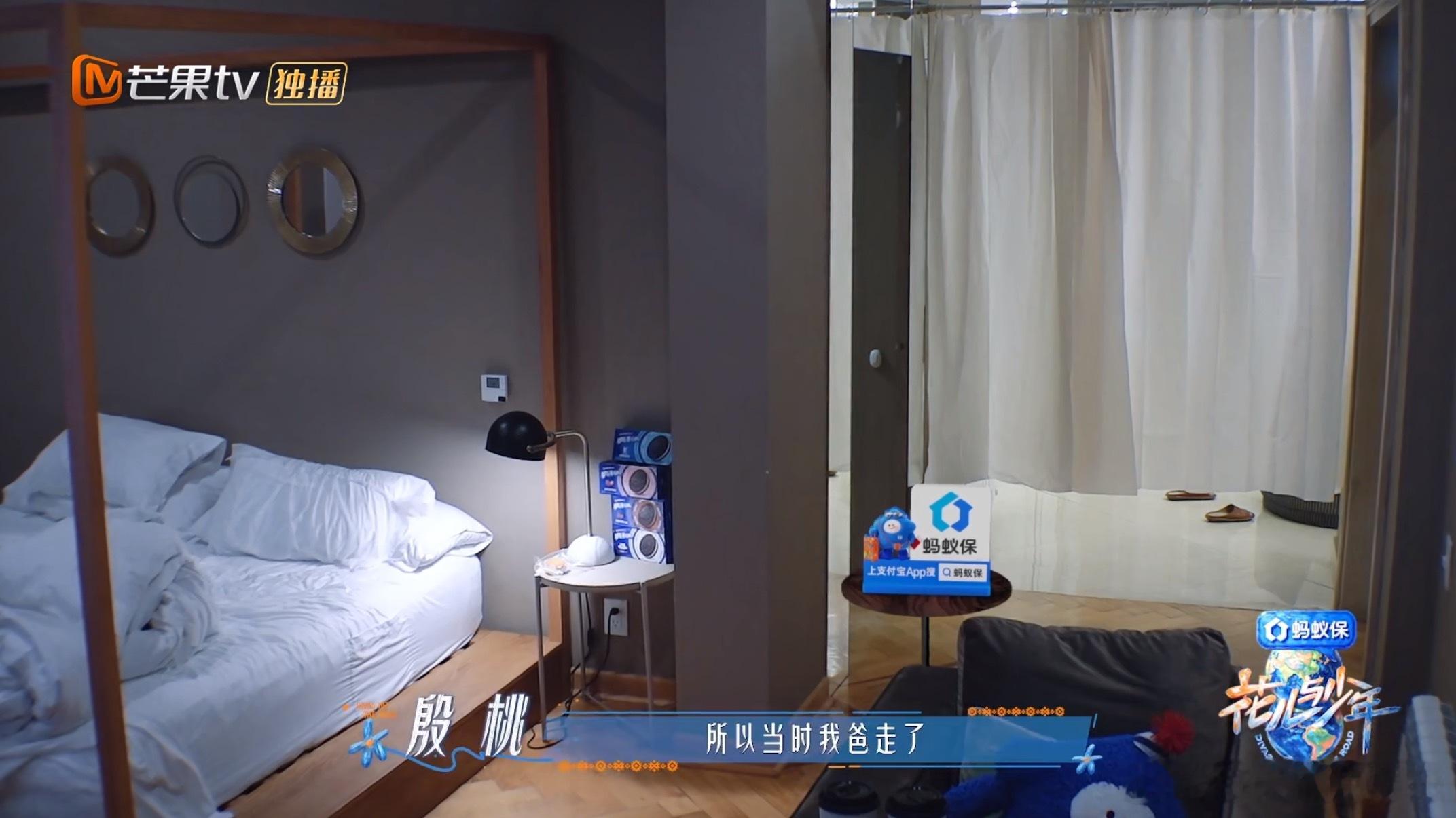 殷桃父亲去世后缓了一年殷桃父亲肺炎住院，医院说没问题了，人却突然没了。她深受打击