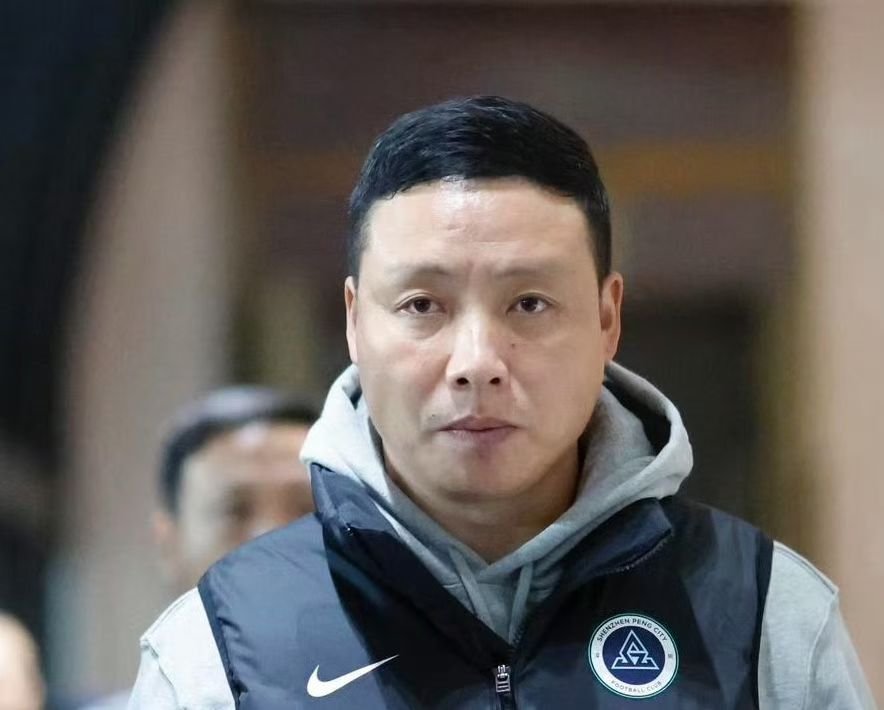 【今球讲】武汉三镇1比2深圳新鹏城中超联赛深圳队换了陈涛当主教练两连胜,基本