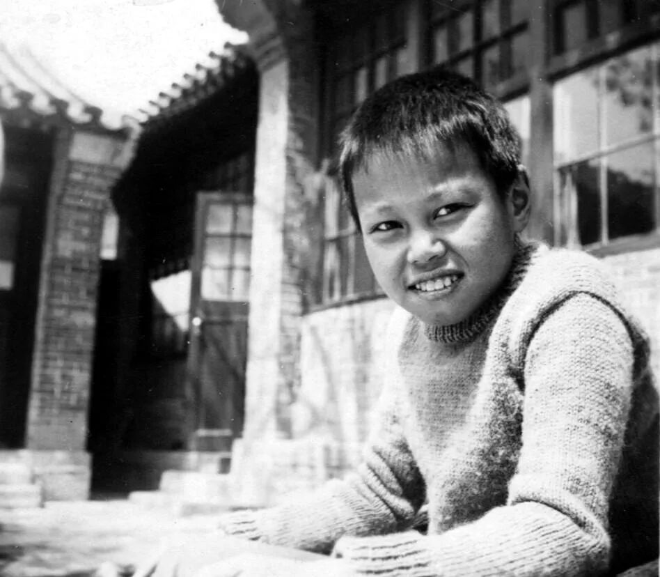 那个紧挨着牛顿和爱因斯坦的中国人走了