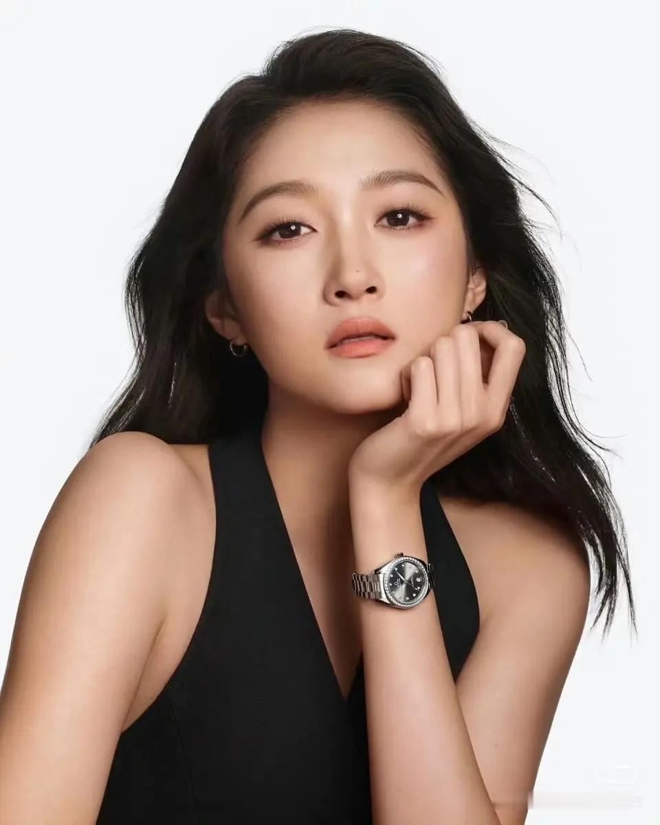 关晓彤美黑了？后知后觉这肤色好好看啊彤姐我拥护你打破内娱白幼瘦审美​​​