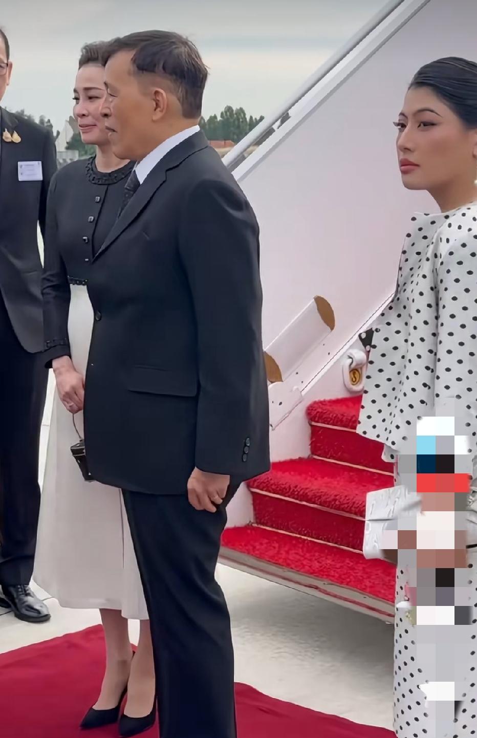 38岁泰国神兽（护国公主）思蕊梵成功上位，网友感叹命运，更感叹那边的高僧算的真准