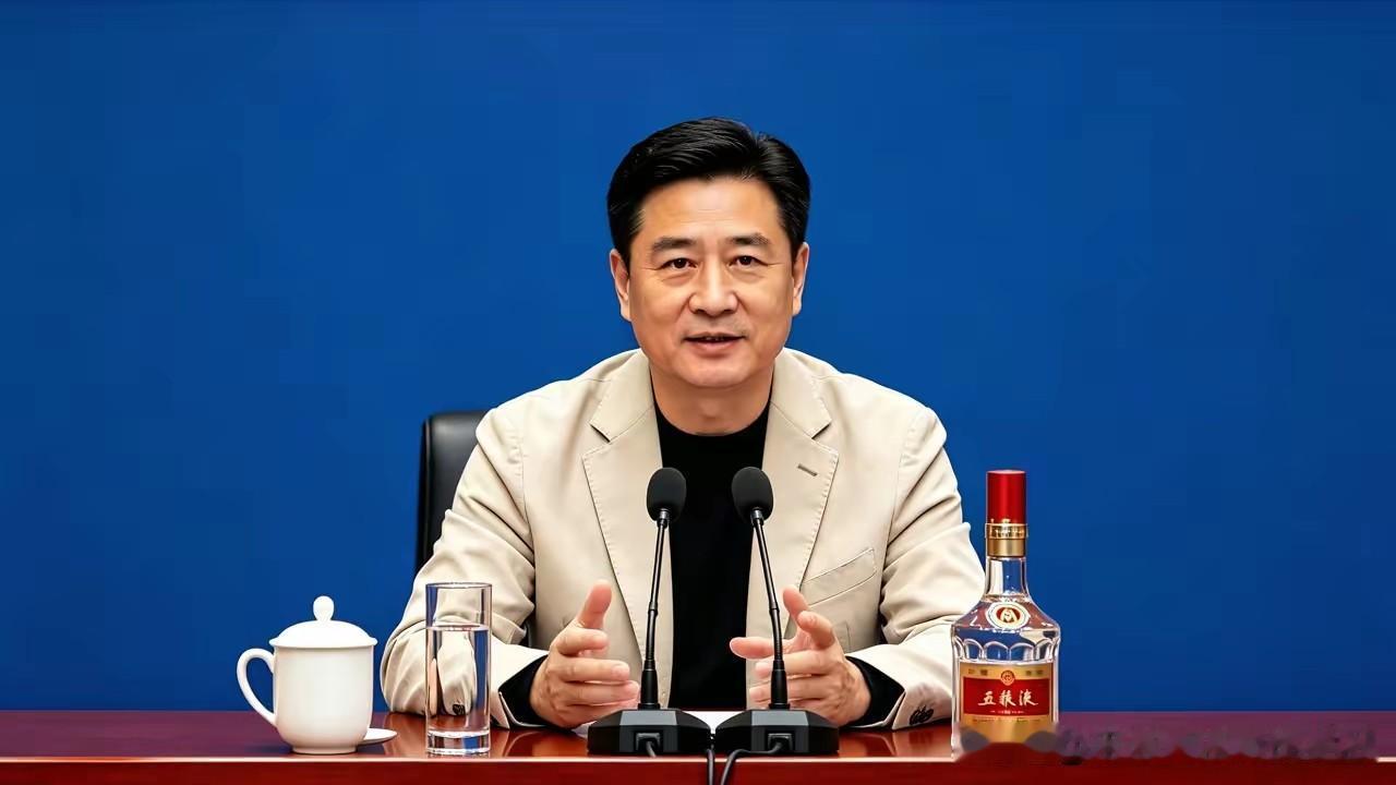 看到五粮液这个消息，我直接愣了。不是涨价，不是限货，是一刀把省代、市代、二批全砍