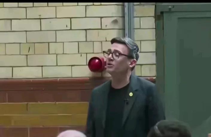 《卫报》报道，当地时间10日，有望出任工党党魁，并成为英国新首相的大曼彻斯特市市