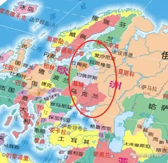 波兰每次都挨打,原因是什么?波兰每次都挨打的原因有两个：其一是，波兰横亘在欧洲